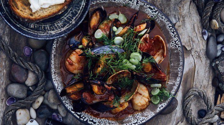 spicy-tomato-shellfish-stew